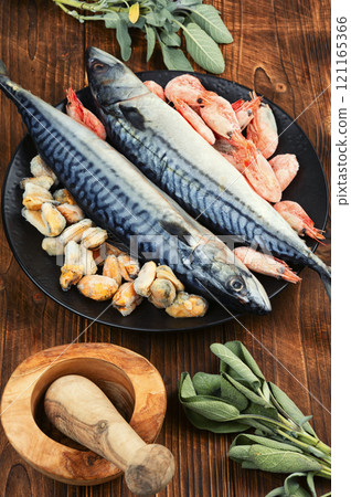 Fresh Atlantic mackerel. 121165366