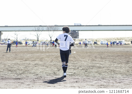 國小隊踢足球 121168714