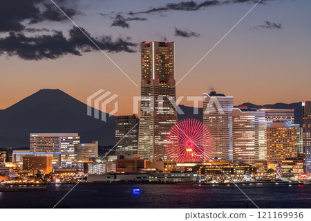 "Kanagawa Prefecture" Night view of Yokohama Minatomirai 121169936