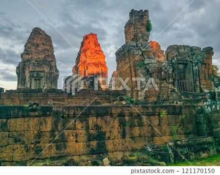Ruin of East Mebon Temple, Ankgor, Cambodia 121170150