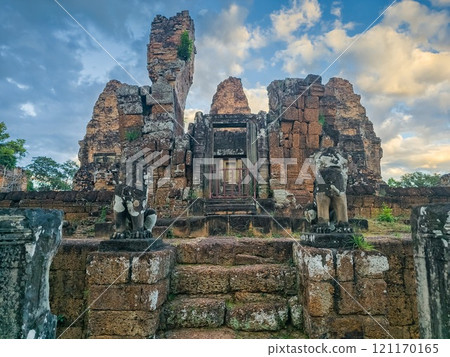 Ruin of East Mebon Temple, Ankgor, Cambodia 121170165