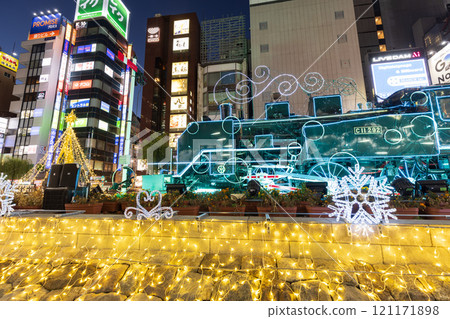 新橋車站前的燈飾東京夜景 新橋車站前的燈飾東京夜景 121171898