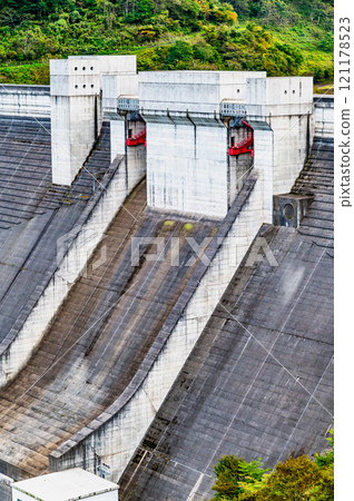 Gassan Dam, Yamagata 121178523