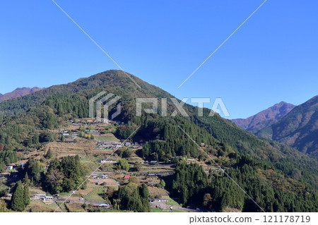 Ochiai Village, Clear Autumn Sky (Higashi-Iya, Tokushima Prefecture) 121178719