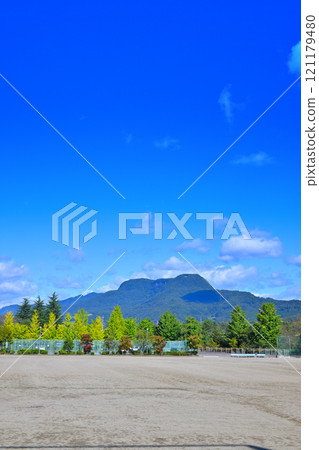 沼田市體育公園，俯瞰三峰山，利根川沿岸的體育公園 121179480