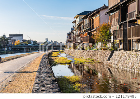 Autumn morning at Kamogawa River, Kyoto Autumn morning at Kamogawa River, Kyoto 121179493