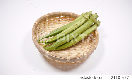 Okra 121181687