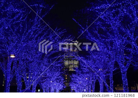 藍色照明 121181968