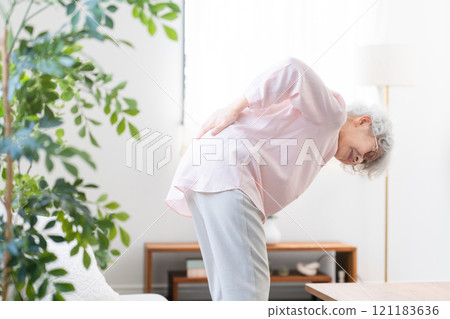 背痛的高級女子 背痛的高級女子 121183636