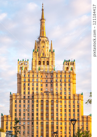 The view on the residential Stalinist high-rise building on Kudrinskaya Square. It is the one of seven Stalinist skyscrapers built in 1947-1954. 121184417