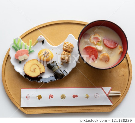 Osechi dishes and soup noodles 121188229