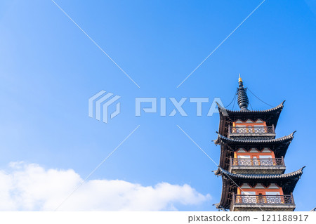 藍天白雲下的中國古塔 121188917