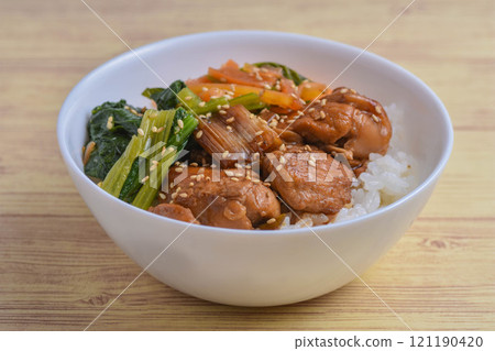 烤雞肉串和納木爾碗 烤雞肉串和納木爾碗 121190420