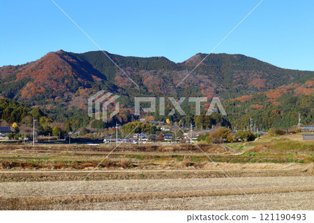 Romantic Ibaraki (Mt. Ago, where the legend of Yamato Takeru is told. Ago-Atago Prefectural Natural Park) Kasama City, Mt. Ago > Right trapezoidal mountain 121190493