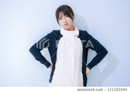 憤怒、不滿的護理人員的負面形象 121191044