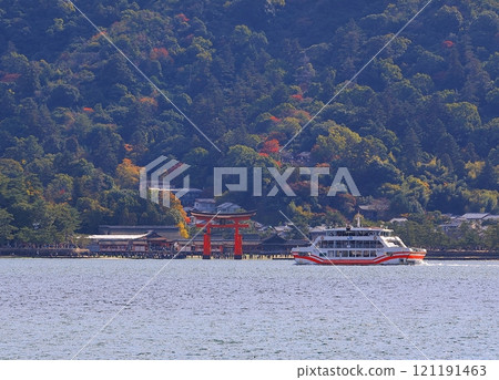 登入為世界遺產的宮島 121191463