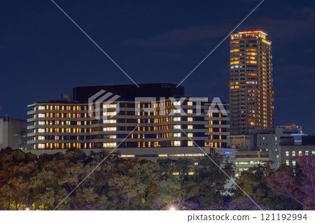 大阪國際癌症中心夜景外觀 121192994