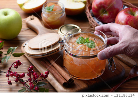 homemade apple jam 121195134