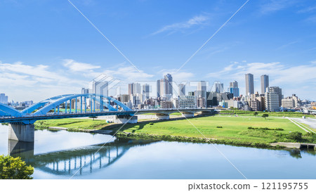 Urban landscape of Musashi-Kosugi, Kawasaki: Tama River and tower apartment buildings [Kawasaki City, Kanagawa Prefecture] 121195755