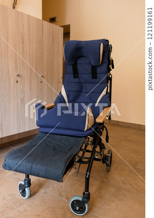 Innovative Adaptive Wheelchair for Enhanced Mobility and Comfort Innovative Adaptive Wheelchair for Enhanced Mobility and Comfort 121199161