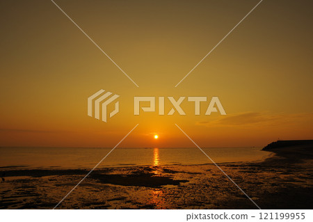 Sunrise over the Ariake Sea as seen from the Shimabara Peninsula 121199955