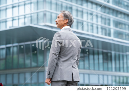 商務高級男性肖像 121203599