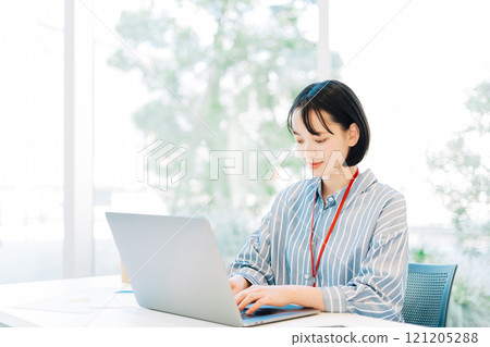 A woman who plays desk work 121205288