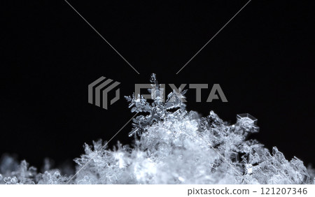 natural snowflakes on snow, winter natural snowflakes on snow, winter 121207346