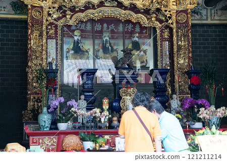 old Taoist chinese buddhist temple 121211214