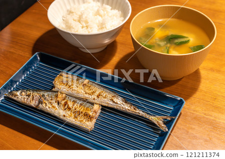 Grilled saury set meal 121211374