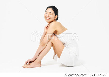 Beauty portrait of a slim young woman Beauty portrait of a slim young woman 121212322