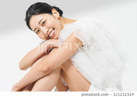Beauty portrait of young woman 121212324