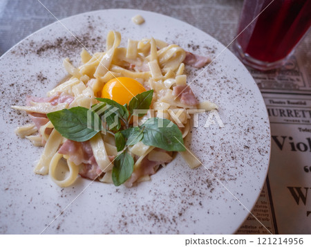 【烏克蘭】頓內茨克東部地區城市波克羅夫斯克一家餐廳吃的Carbonara義大利麵 121214956