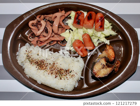 One-plate meal of boiled squid for single people 121217279