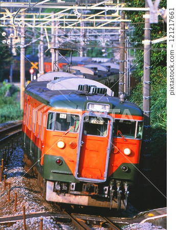 113 series local train running on the Tokaido Main Line 121217661