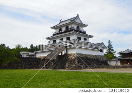 The third floor of Shiroishi castle (castle tower) (Masuoka park / 1-16 Masuoka cho Shiroishi city, Miyagi prefecture) The third floor of Shiroishi castle (castle tower) (Masuoka park / 1-16 Masuoka cho Shiroishi city, Miyagi prefecture) 121219030