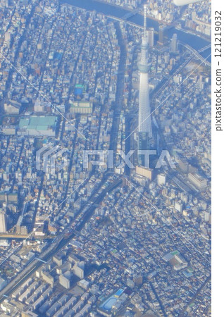 從空中看到的「東京晴空塔」（東京上空） 121219032