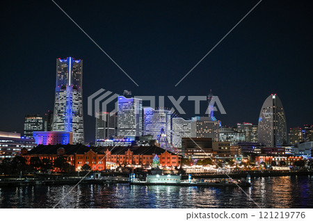 橫濱港未來夜景的城市形象 121219776