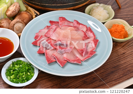 鰤魚涮鍋、鰤魚涮鍋、火鍋菜餚、砂鍋、冬季菜餚、海鮮菜餚、鰤魚涮鍋、時令菜餚。 鰤魚涮鍋、鰤魚涮鍋、火鍋菜餚、砂鍋、冬季菜餚、海鮮菜餚、鰤魚涮鍋、時令菜餚。 121220247