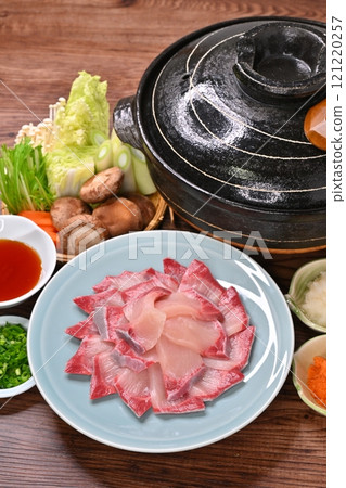 鰤魚涮鍋、鰤魚涮鍋、火鍋菜餚、砂鍋、冬季菜餚、海鮮菜餚、鰤魚涮鍋、時令菜餚。 鰤魚涮鍋、鰤魚涮鍋、火鍋菜餚、砂鍋、冬季菜餚、海鮮菜餚、鰤魚涮鍋、時令菜餚。 121220257