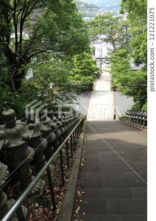 Large stone steps and stone lantern Large stone steps and stone lantern 121221075