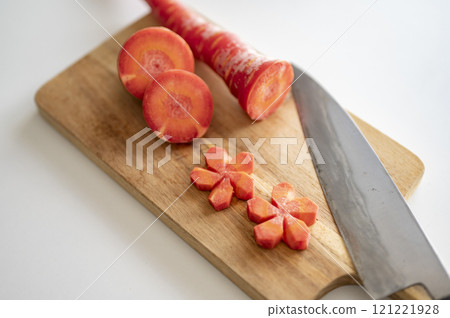 New Year's vegetable, Kintoki carrots, decoratively cut 121221928