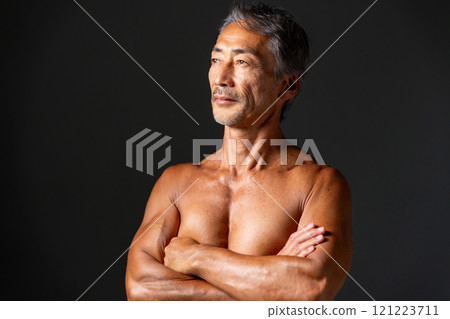 Bodybuilder Physical Beauty 121223711