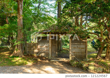 Garden bathed in afternoon sunlight, Torikaga Hall, a nationally designated scenic spot, Odate City, Akita Prefecture Garden bathed in afternoon sunlight, Torikaga Hall, a nationally designated scenic spot, Odate City, Akita Prefecture 121224567