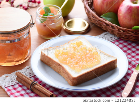 Apple jam toast 121224855