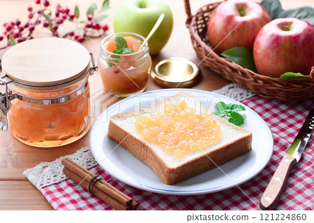 Apple jam toast 121224860