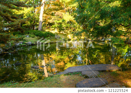 Garden with afternoon light streaming in, Torigata Hall, a nationally designated scenic spot, Odate City, Akita Prefecture Garden with afternoon light streaming in, Torigata Hall, a nationally designated scenic spot, Odate City, Akita Prefecture 121225524