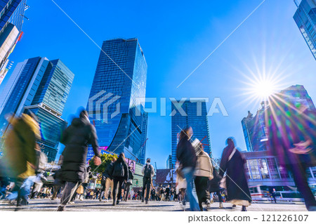 日本東京街景 歲末匆匆…擁擠的澀谷十字路口…新時代的希望之光…=17日 日本東京街景 歲末匆匆…擁擠的澀谷十字路口…新時代的希望之光…=17日 121226107