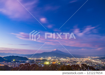 [靜岡縣]從日守山和富士山看三島地區的夜景 121227654