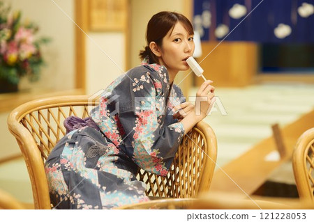 A woman eating ice cream after a bath. Photo courtesy of Shiratama no Yu Izumi Kei A woman eating ice cream after a bath. Photo courtesy of Shiratama no Yu Izumi Kei 121228053